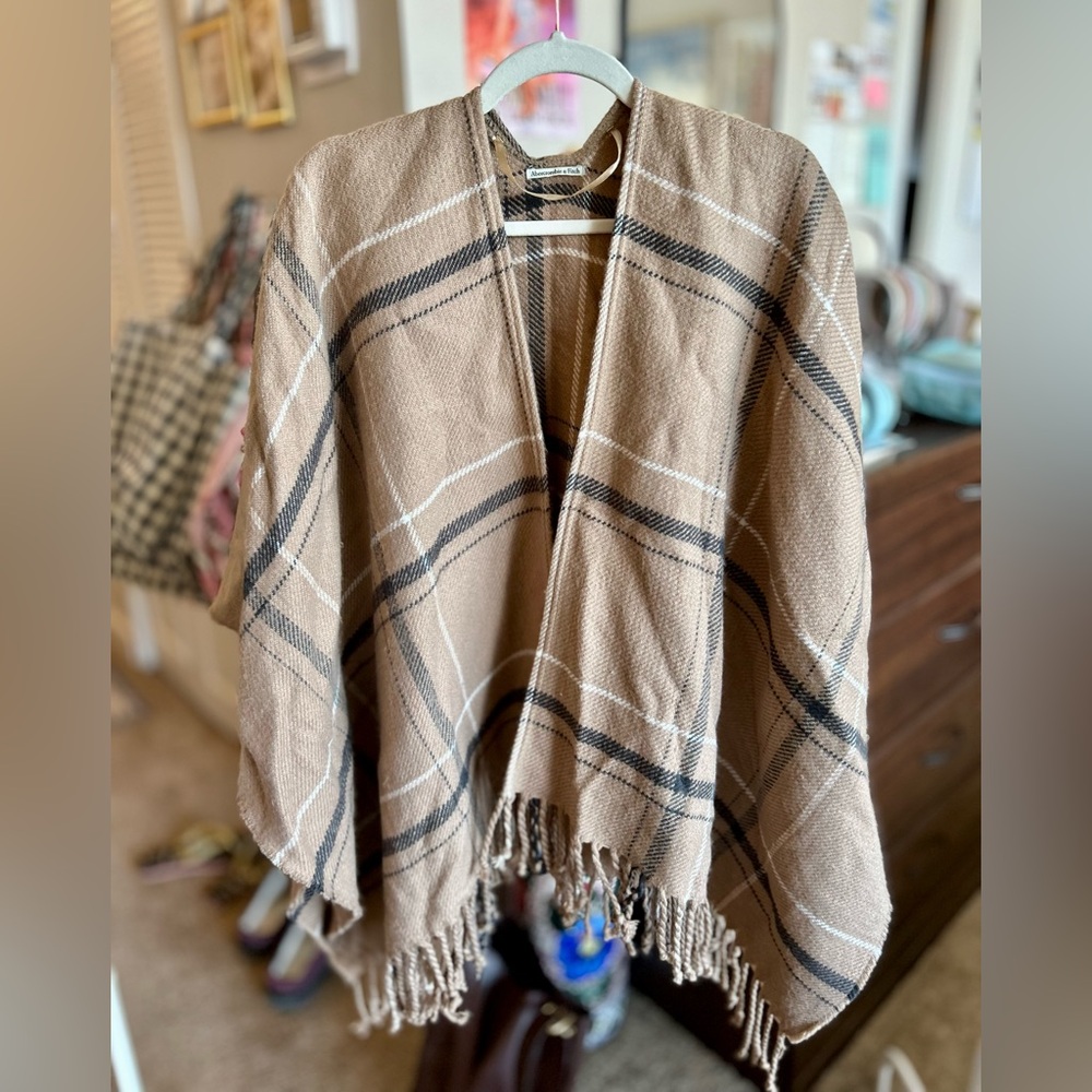 Abercrombie & Fitch Brown Plaid Poncho